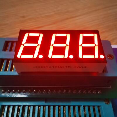 Goede prijs. Ultra helder rood oppervlak Common Caode LED Display 7 Segment 3 cijfers 14,2 mm voor temperatuurcontroller online