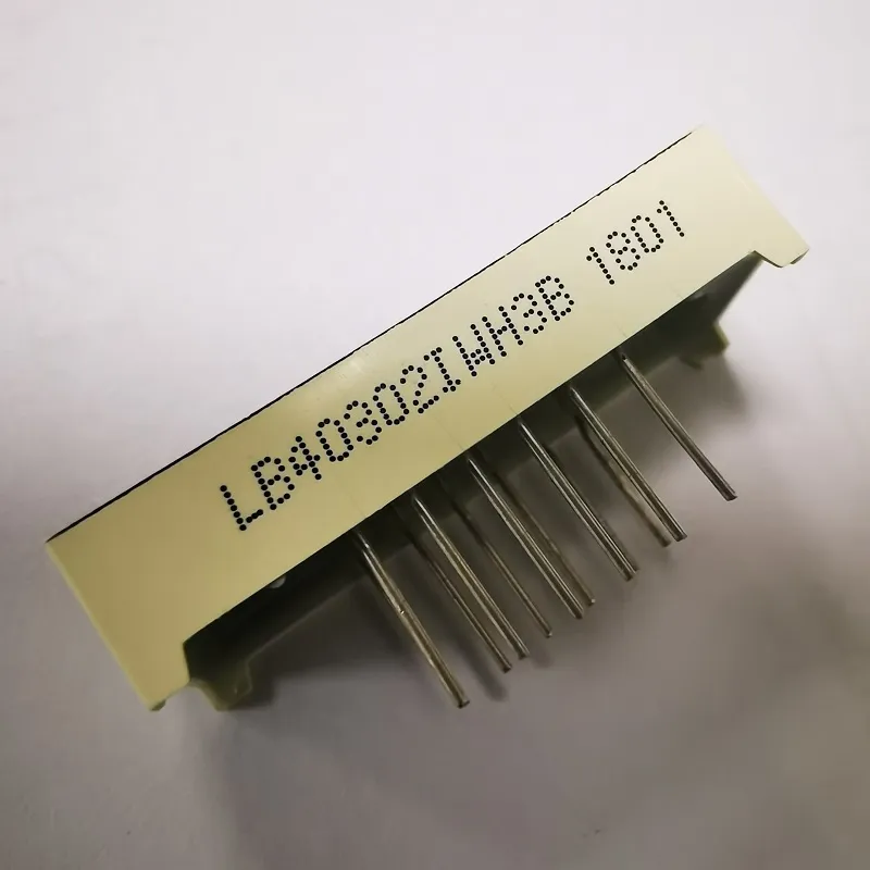 4 cijfers 7 segment LED-scherm Gewone kathode Ultrawit 7,62 mm voor temperatuurindicator 1