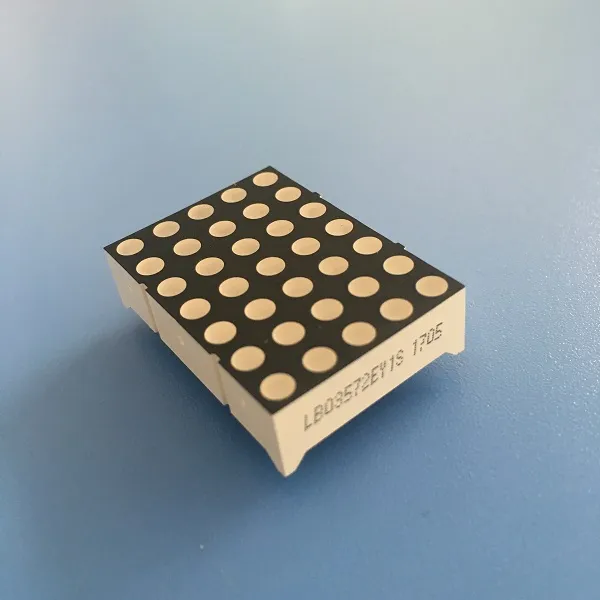 Superhelder geel DOT-matrix-LED-scherm van 3 mm voor bewegende borden/borden 3